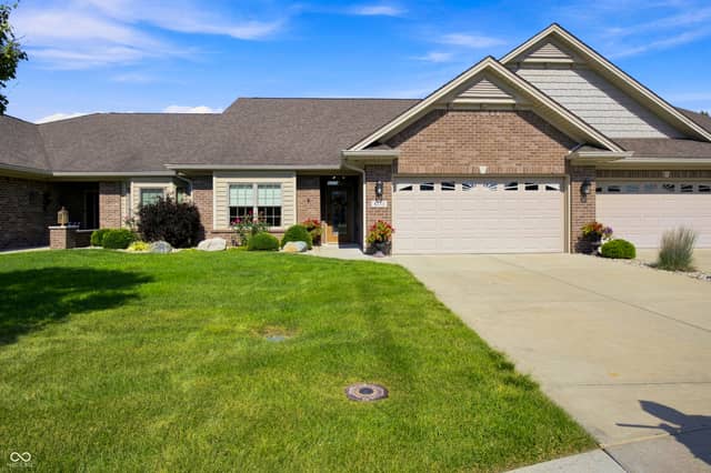 4111 Melbourne Drive, Columbus, IN 47203, photo 2 of 72