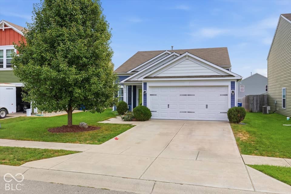 906 Olmsted, Shelbyville, IN 46176, photo 1 of 41