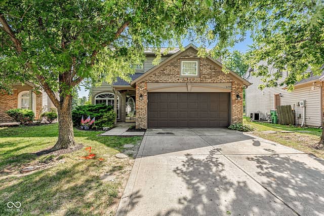 6723 Wimbledon Drive, Zionsville, IN 46077, photo 2 of 35