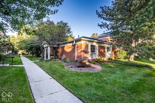 7346 King George Drive, Indianapolis, IN 46260, photo 4 of 34