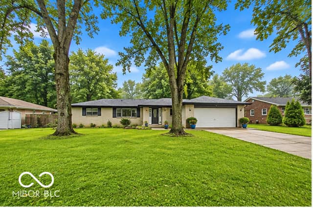 8030 N Richardt Avenue, Indianapolis, IN 46256, photo 2 of 40