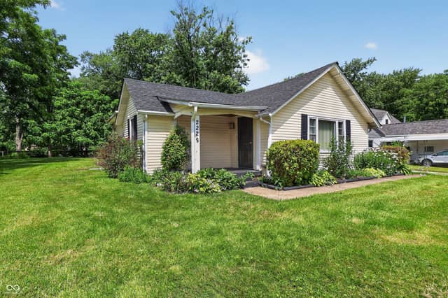2228 N Irwin Street, Indianapolis, IN 46219, photo 3 of 15
