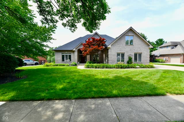1324 Eagle Valley Drive, Greenwood, IN 46143, photo 2 of 97