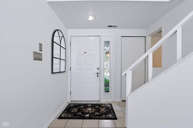 7725 Harbour Isle, Indianapolis, IN 46240, photo 5 of 34