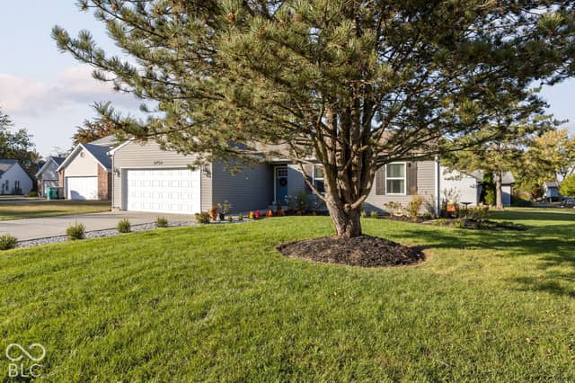 6752 Coatbridge Circle, Indianapolis, IN 46254, photo 2 of 26