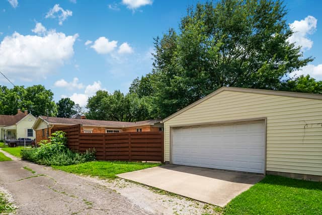 15 W Joseph Street, Brazil, IN 47834, photo 3 of 22