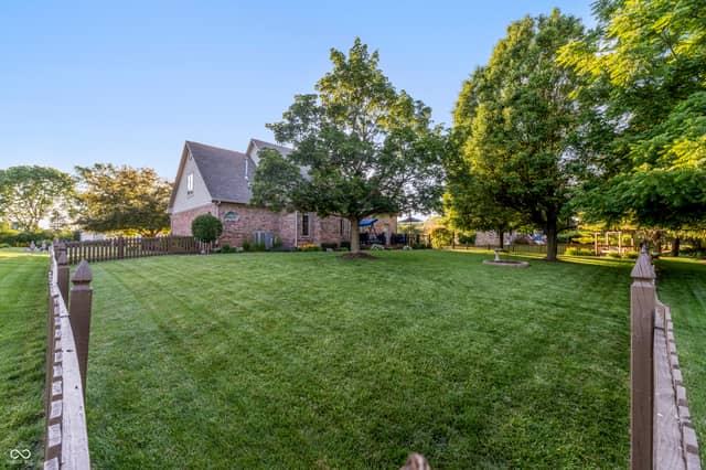 1187 Forest Commons Drive, Avon, photo 3 of 28