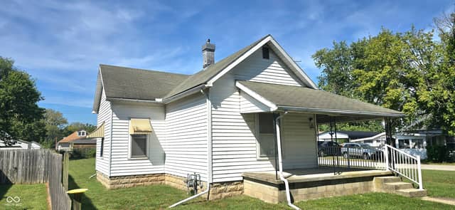 102 Jones St, Columbus, IN 47201, photo 3 of 21