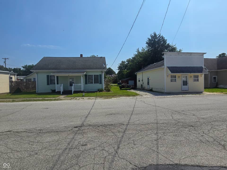 102-104 Walnut Street, Fairland