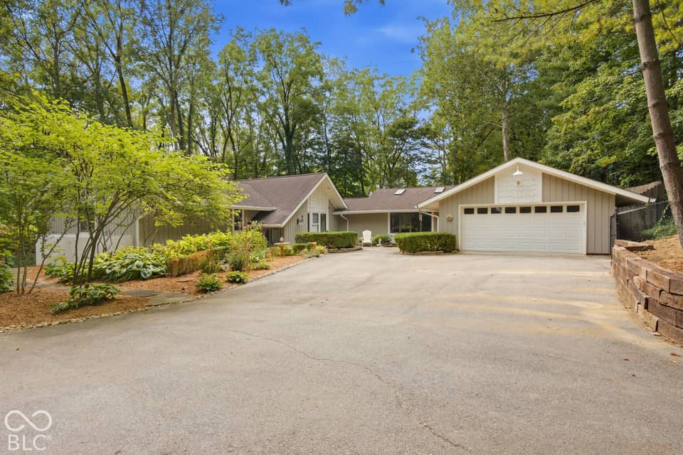 890 Starkey Road, Zionsville, IN 46077, photo 1 of 42