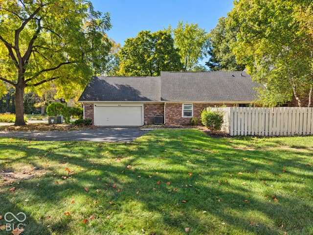 9110 Waymen Drive, Indianapolis, IN 46268, photo 4 of 32