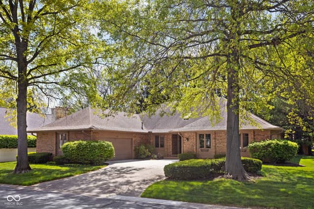 947 Tamarack Circle North Drive, Indianapolis, IN 46260, photo 2 of 41