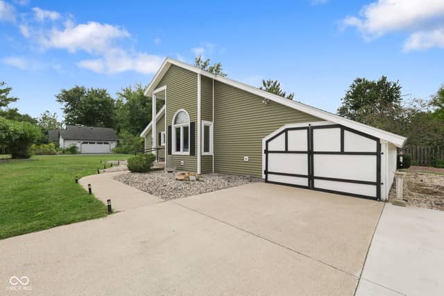 905 N Hamilton Drive N, Greensburg, IN 47240, photo 3 of 38