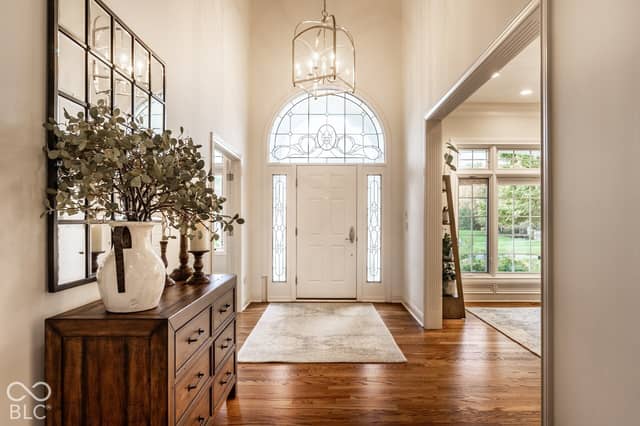 2 Stone Wall Lane, Zionsville, IN 46077, photo 5 of 59