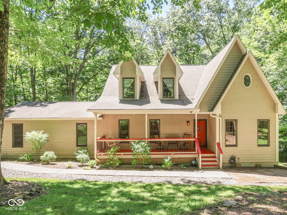8194 Center Lake Road, Nineveh