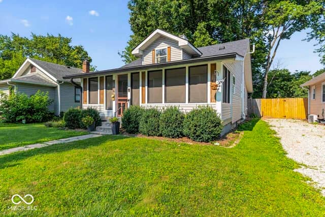 4706 Caroline Avenue, Indianapolis, IN 46205, photo 4 of 37