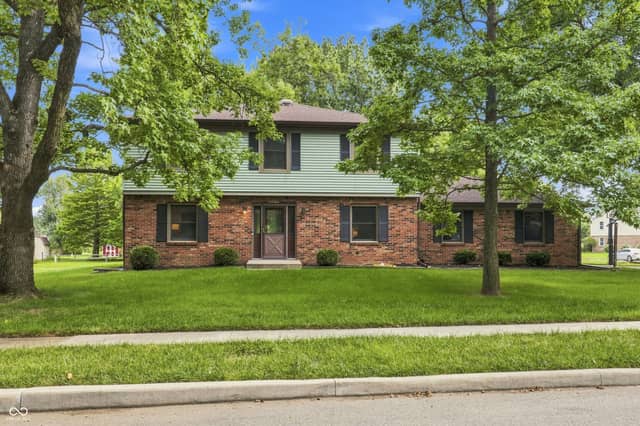 7820 Scarborough Blvd South Drive, Indianapolis, IN 46256, photo 3 of 66
