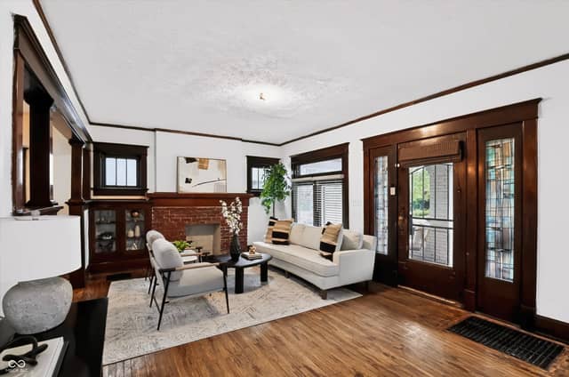 711 N Dequincy Street, Indianapolis, IN 46201, photo 4 of 29