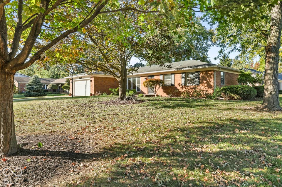 7422 Glenfair Court, Indianapolis, IN 46214, photo 1 of 32