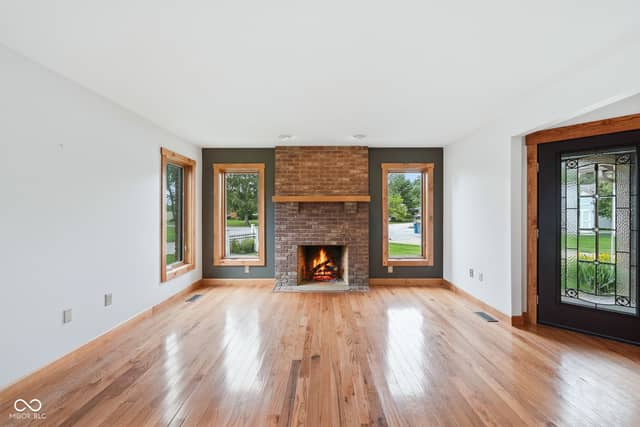 11510 Bloomfield Drive S, Indianapolis, IN 46259, photo 4 of 45