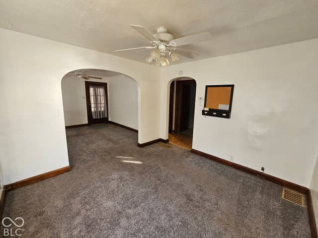 1049 S Pershing Avenue, Indianapolis, IN 46221, photo 5 of 21