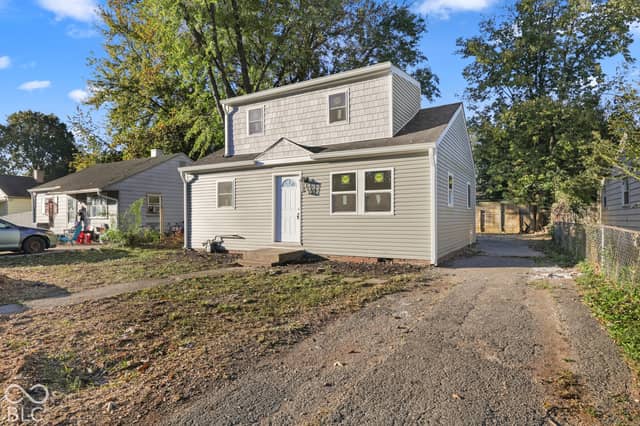 2438 N Goodlet Avenue, Indianapolis, IN 46222, photo 4 of 33