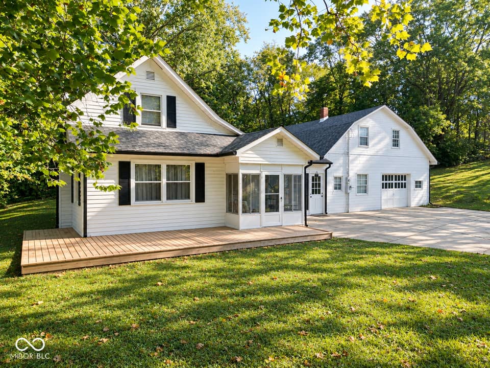 888 E 560 S, Anderson, IN 46013, photo 1 of 31