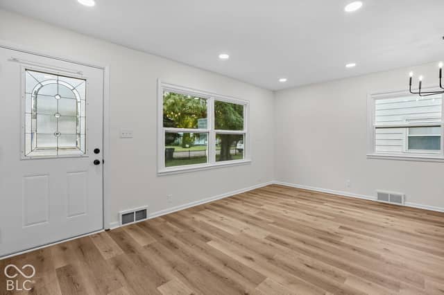 618 S Butler Avenue, Indianapolis, IN 46219, photo 5 of 33
