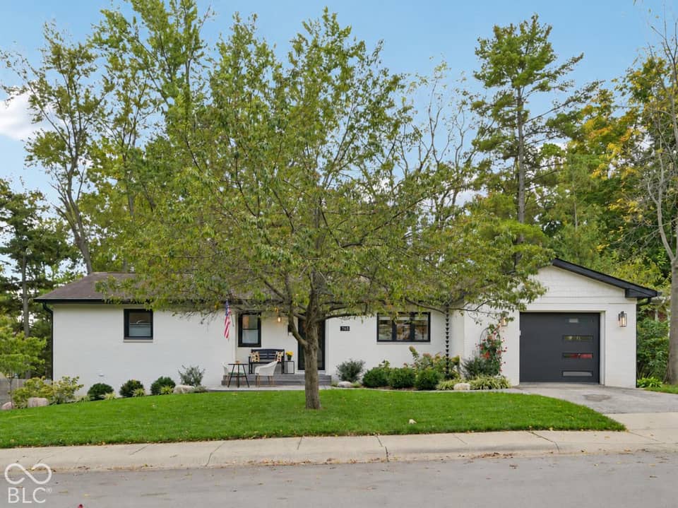 765 W Pine Street, Zionsville, IN 46077, photo 1 of 57