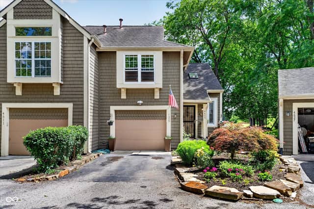 4609 Stansbury Court, Indianapolis, IN 46254, photo 2 of 27