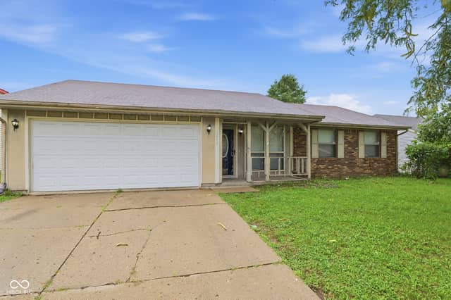 3242 Pawnee Drive, Indianapolis, IN 46235, photo 4 of 27