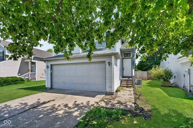 4621 Owls Nest Place, Indianapolis, IN 46254, photo 4 of 41