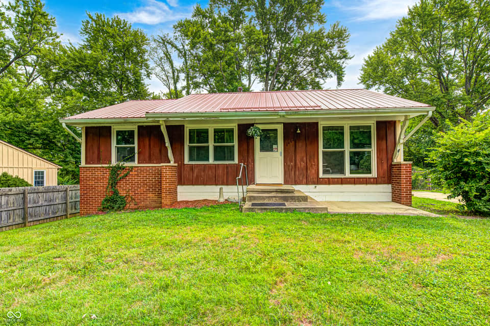 3402 N Windcrest Drive, Bloomington