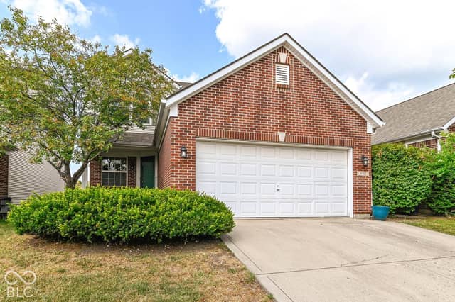 8102 Buford Street, Indianapolis, IN 46216, photo 3 of 40