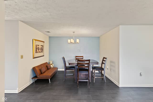8750 Yardley Court #208, Indianapolis, IN 46268, photo 5 of 24