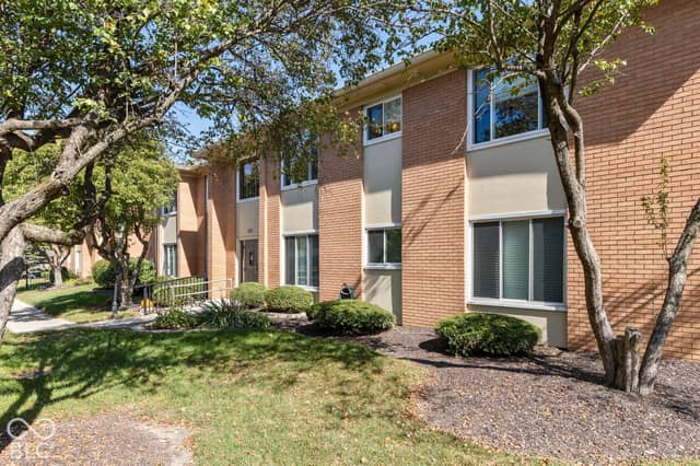581 W Hunters Drive #C, Carmel, IN 46032, photo 3 of 55