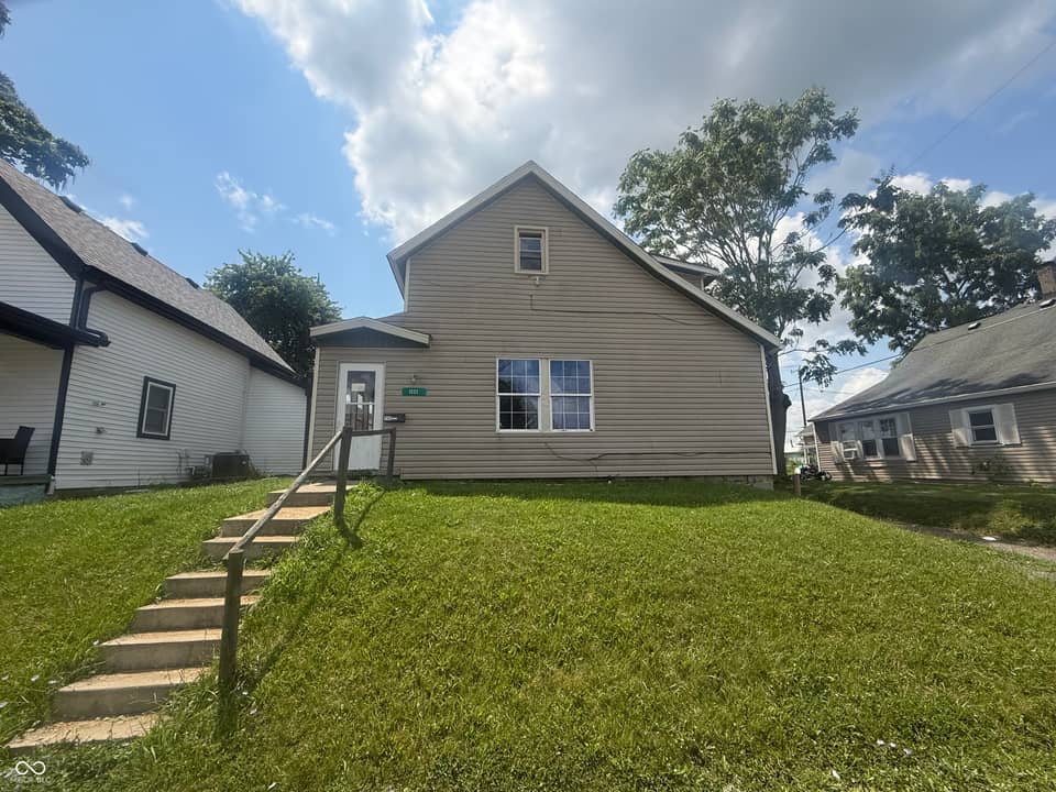 1321 S B Street, Elwood