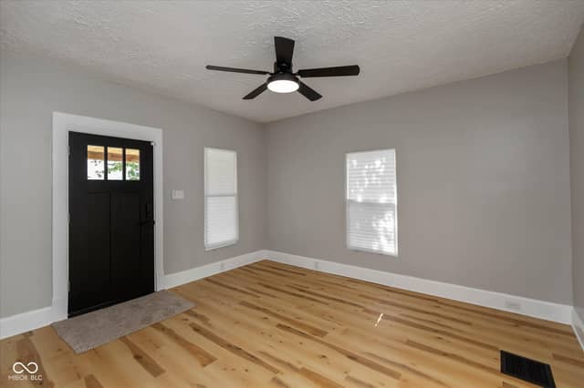 728 N Emerson Avenue, Indianapolis, IN 46219, photo 5 of 22