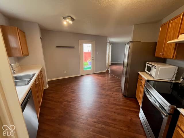 10920 Zimmerman Lane, Indianapolis, IN 46231, photo 4 of 35