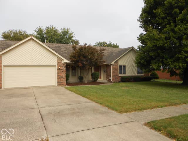 552 Echo Bend Boulevard, Greenwood, IN 46142, photo 4 of 32