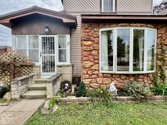 327 W 5th, Peru, IN 46970, photo 3 of 50
