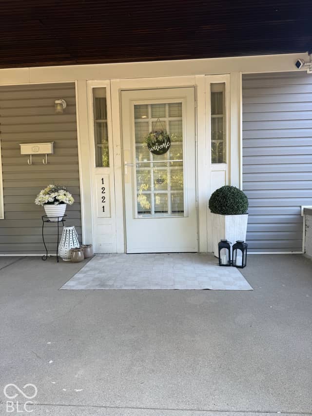 1221 E Edwards Avenue, Indianapolis, IN 46227, photo 3 of 33
