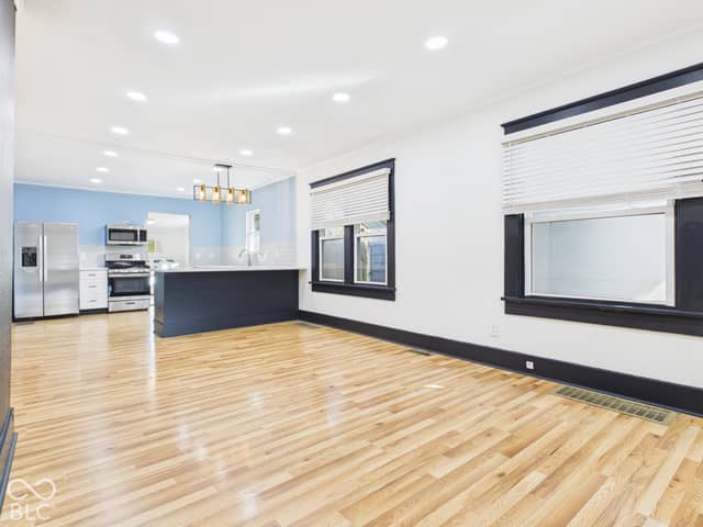 230 W Vinyard Street, Anderson, IN 46012, photo 5 of 26