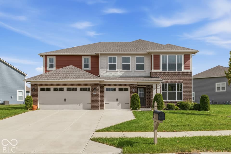 9719 Cimmaron Avenue, McCordsville, IN 46055, photo 1 of 32