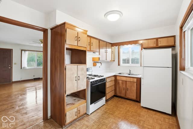 1521 N Campbell Avenue, Indianapolis, IN 46219, photo 5 of 22