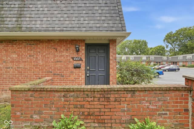 643 Northview Avenue, Indianapolis, IN 46220, photo 3 of 25
