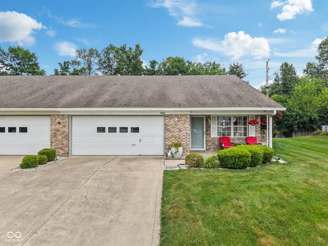 5662 Misty Ridge Drive, Indianapolis, IN 46237, photo 2 of 28