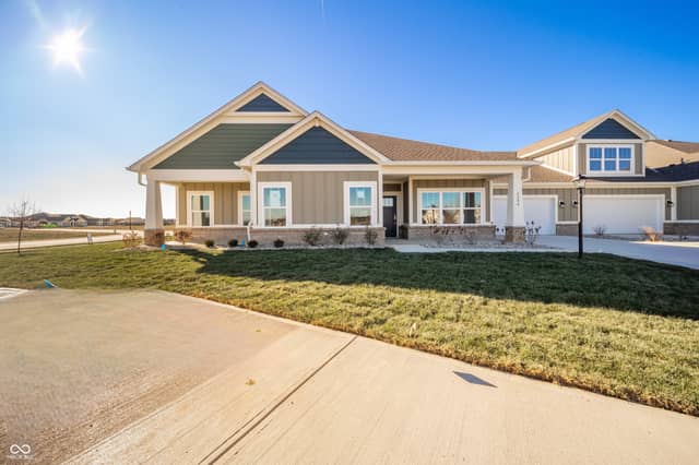 6204 Fairview Drive, McCordsville, IN 46055, photo 3 of 33