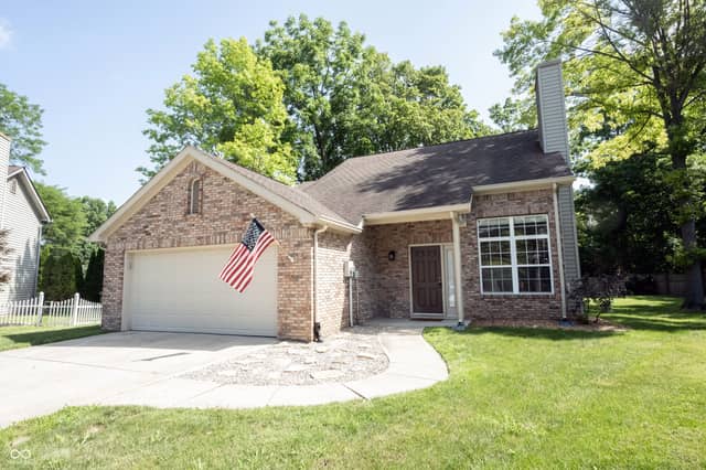 7591 Sycamore Grove, Indianapolis, IN 46260, photo 2 of 42