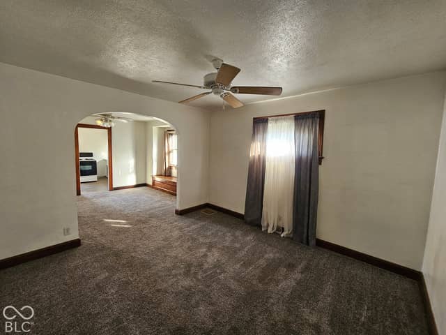 1049 S Pershing Avenue, Indianapolis, IN 46221, photo 4 of 21